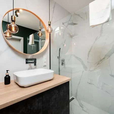 Kopcinskiego Homely By Bookinghost Apartment