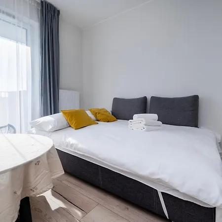 Apartment Kopcinskiego Homely By Bookinghost