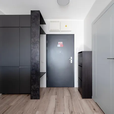 Apartment Kopcinskiego Homely By Bookinghost